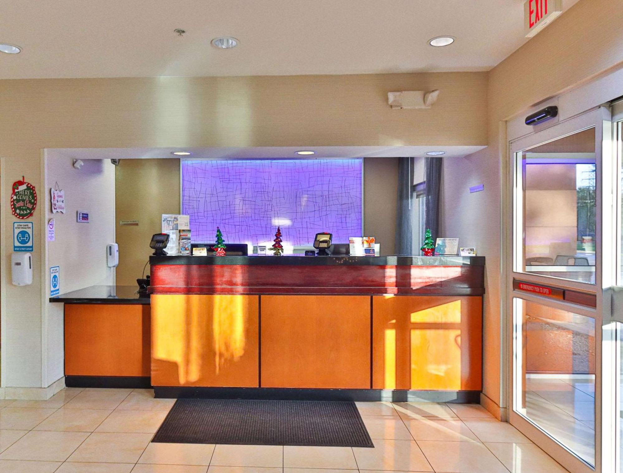Comfort Inn & Suites Westfield Buitenkant foto
