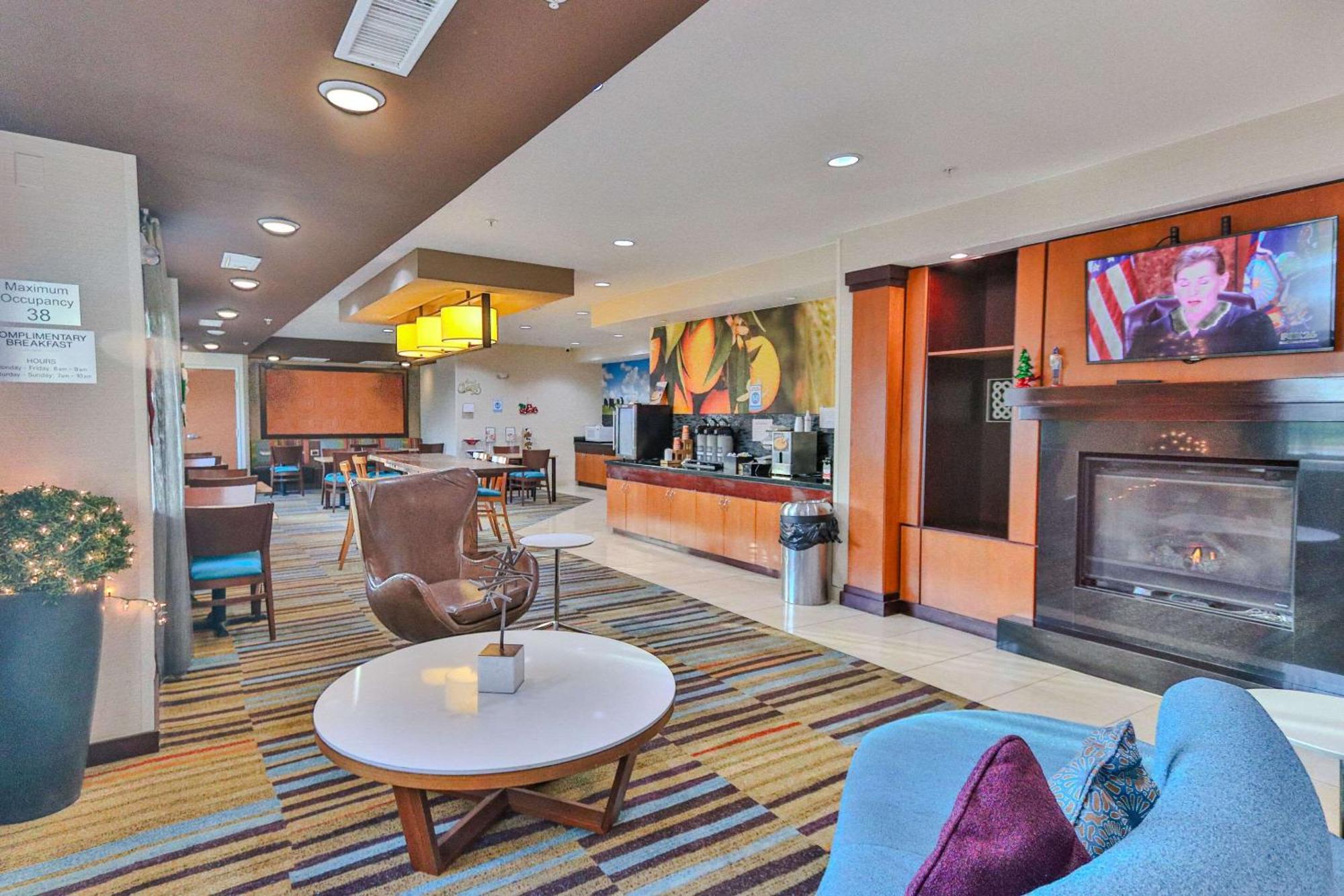 Comfort Inn & Suites Westfield Buitenkant foto